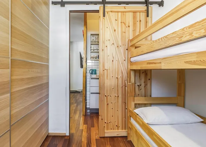 Hostdomus - Shiny View 아파트 세스트리에